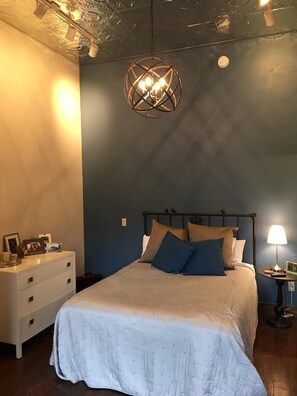 2 makuuhuonetta, silitysrauta/-lauta, vauvan matkasänky, ilmainen Wi-Fi