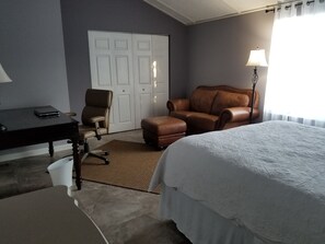 3 多间卧室、熨斗/熨衣板、WiFi、床单