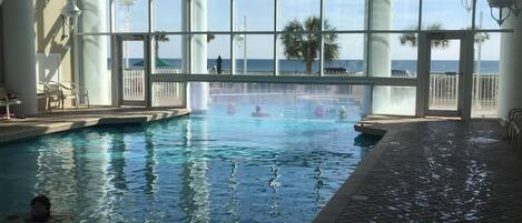 Piscine couverte, piscine extérieure