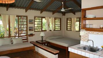 Frigorifero, piano cottura, macchina per tè/caffè, frullatore