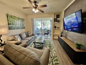 Smart TV, streaming services, stereo - 1-103 Legacy Dunes, Steps to Pool, Minutes to Disney, King Bed (Kissimmee)