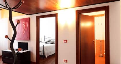 Bright apartment in Piazza delle Erbe / Duomo – up to 5 people - heart of Padova