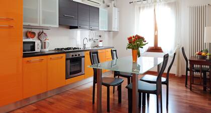 Bright apartment in Piazza delle Erbe / Duomo – up to 5 people - heart of Padova