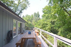 Outdoor dining - Serendipity - Group Gatherings for Epic Memories! (Berkeley Springs)