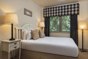 3 chambres, fer et planche à repasser, Wi-Fi gratuit, draps fournis