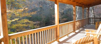Bearadise Cabin on 300+ ft of Brasstown Creek: Near John C. Campbell Folk School
