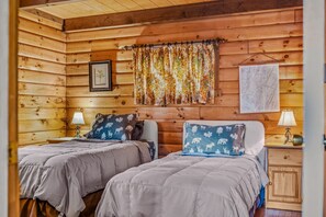 3 habitaciones, escritorio, tabla de planchar con plancha y wifi gratis 