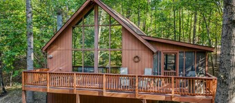 Fox Hollow - hot tub, pet friendly, wifi, golf, pool access, fireplace, grill