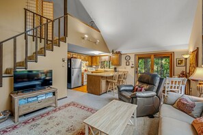 TV, fireplace, DVD player