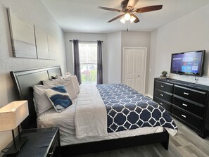 2 bedrooms, iron/ironing board, travel cot, free WiFi - 14-105 Ground floor, HEATED POOL, lighted tennis court, gym, close to Disney (kissimmee)