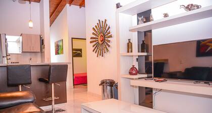 3 Bedroom AC in Living room and Bedrooms Fiber wifi close to all El Poblado