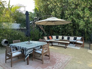 屋外ダイニングエリア