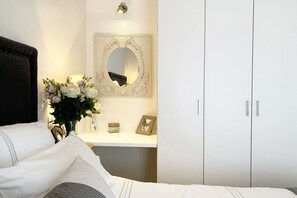 2 chambres, fer et planche à repasser, lit parapluie, Wi-Fi gratuit