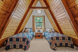 2 bedrooms, desk, free WiFi, bed sheets