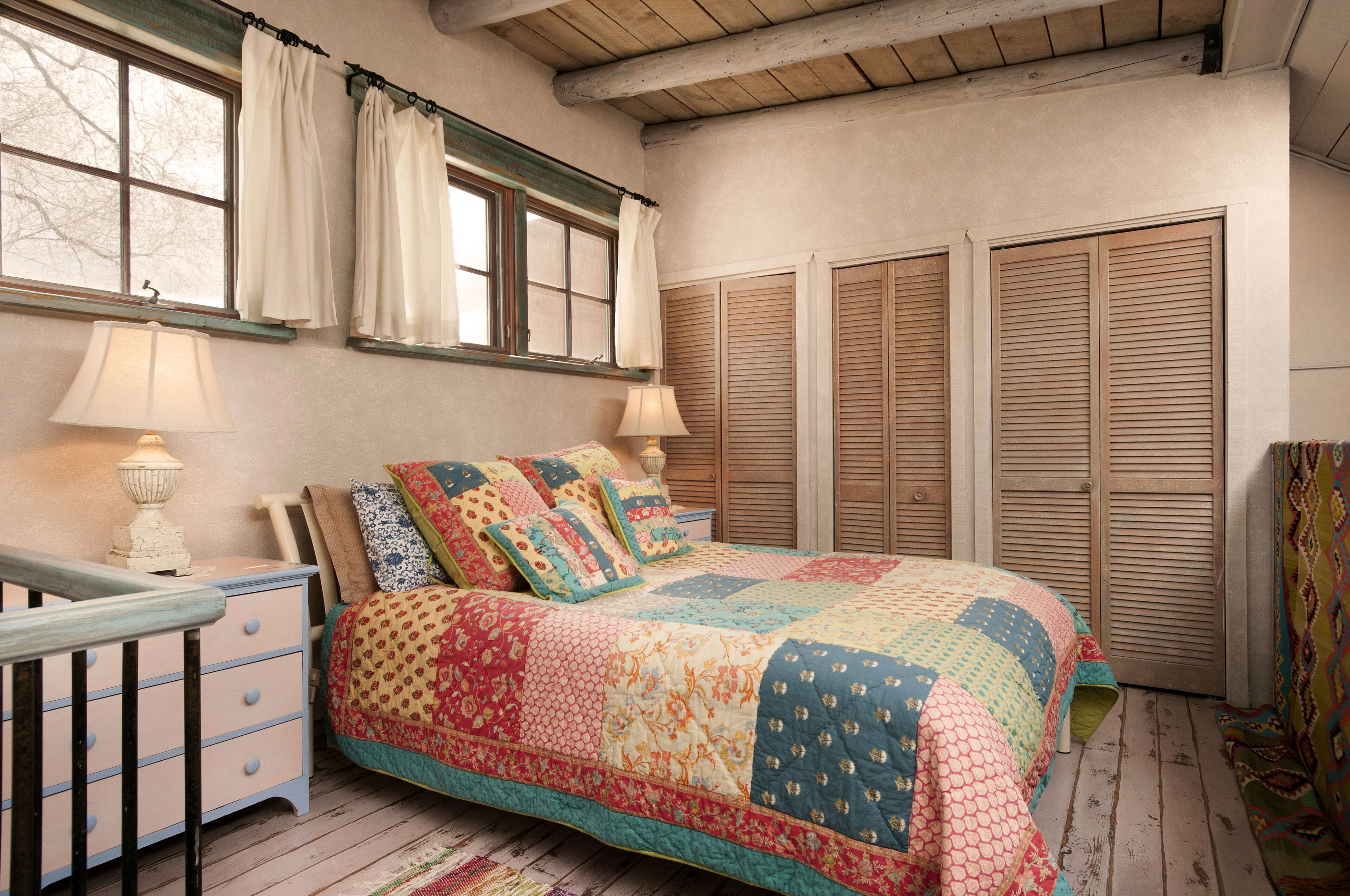 2 Schlafzimmer, Schreibtisch, Bügeleisen/Bügelbrett, Reisekinderbett