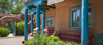Spacious, Sunlit Adobe Casita #6 / B&B in the Heart of Historic Taos!
