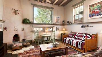 Smart TV, caminetto, videogiochi, lettore DVD