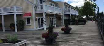 Condo on the River-Million Dollar View!