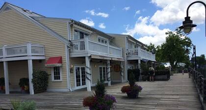 Condo on the River-Million Dollar View!