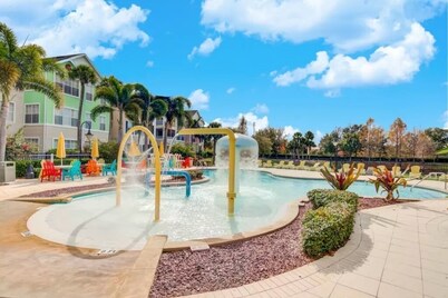 Cozy First Floor Resort Villa Near Disney World!