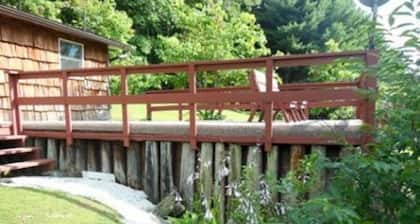 Ohio Cabin near Amish Country Pro Football HOF Hiking trails Near lake Fire Pit.