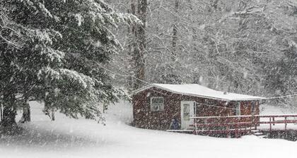 Carroll County året runt Cabin Getaway nära Amish Country och Pro Football HOF.