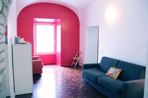 تلفزيون، مشغل دي في دي، كُتُب