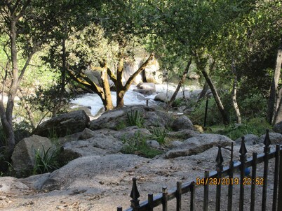 Yosemite Creekside Cottage   Oakhurst - Bass Lake   Pets OK
