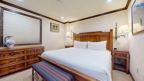 4 habitaciones, tabla de planchar con plancha y cuna de viaje 