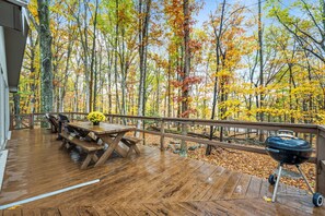 Outdoor dining - Haven Home - deck, grill, wifi, pool access, hiking, wood stove, games (Berkeley Springs)