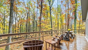 Terrace/patio - Haven Home - deck, grill, wifi, pool access, hiking, wood stove, games (Berkeley Springs)