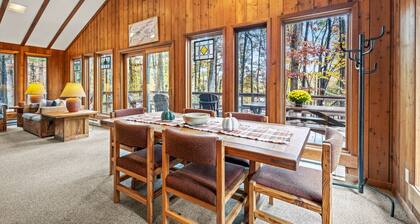 Haven Home - deck, grill, wifi, pool access, hiking, wood stove, games