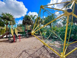 Children's area - Oakwater Resort, Two Miles to Disney, Lake View, Relax in our Hot Tub and Pool! (Kissimmee)
