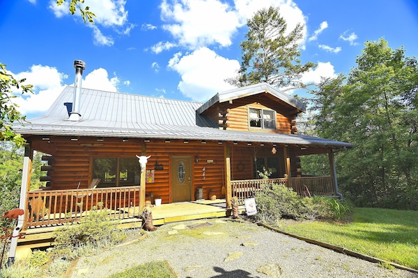 Bison Overlook Lodge...come relax on the ranch.