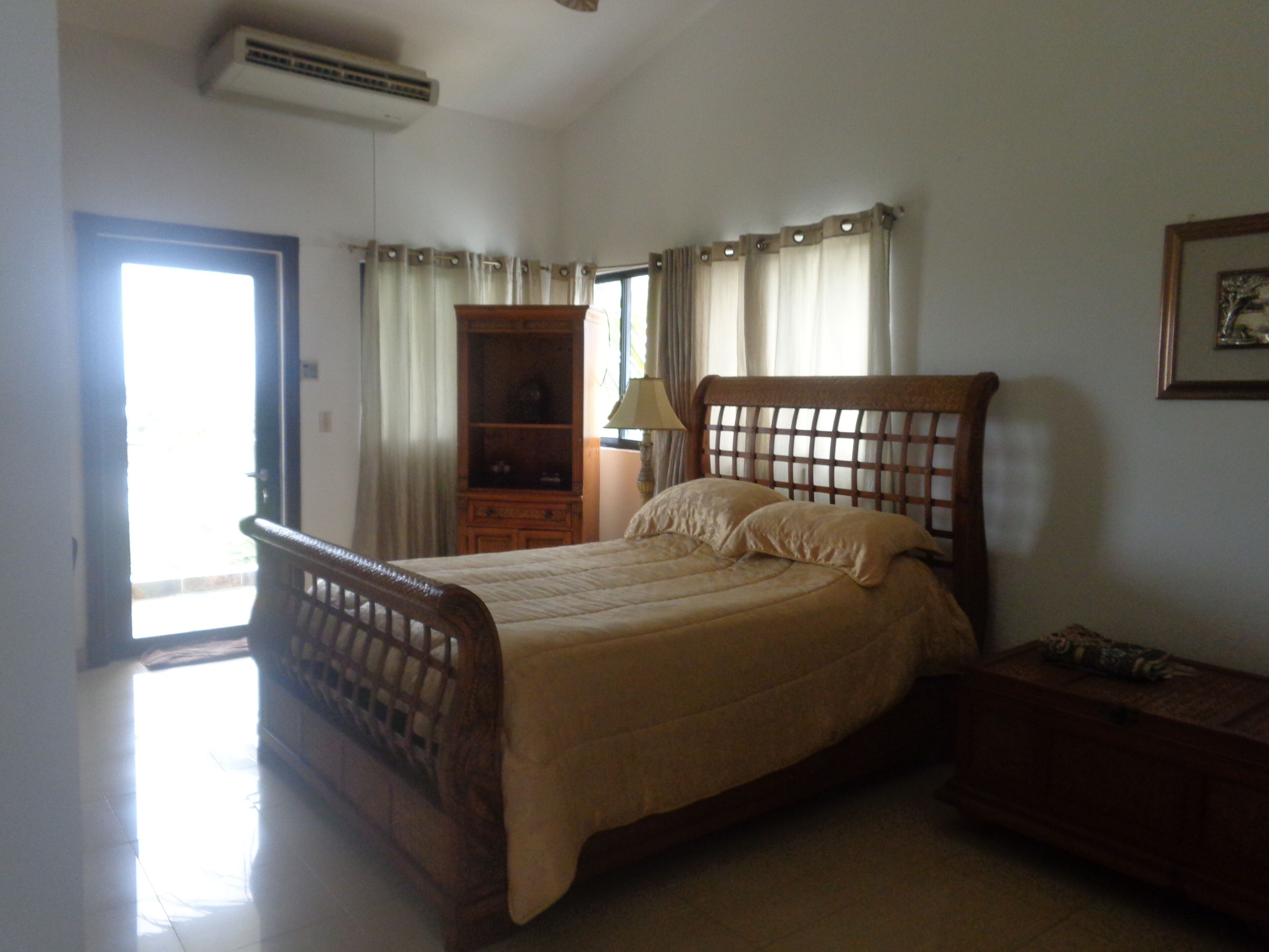 6 habitaciones, tabla de planchar con plancha y wifi gratis 