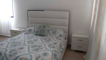 6 habitaciones, tabla de planchar con plancha y wifi gratis