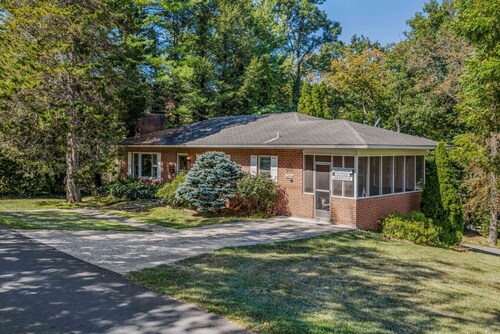Castle View -  Perfect for families, game room, pet-friendly, DT Berkeley Springs