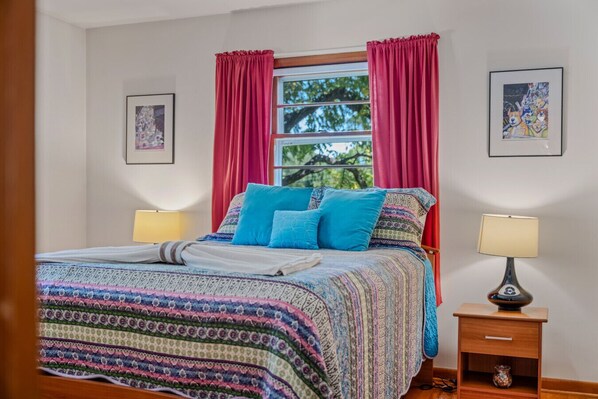 3 bedrooms, desk, free WiFi, bed sheets