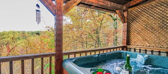 Mountain View, Pet Friendly 2BR2BA, Sleeps 6, Btwn. G. Burg&P.Forge, Hot Tub