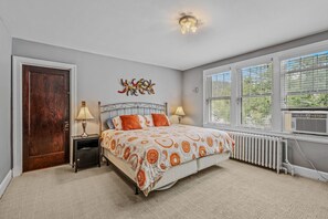 3 bedrooms, desk, free WiFi, bed sheets