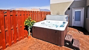 Terrace/patio - DW6  Private Hot Tub, En-Suite Bathroom for Each Bedroom, Near Arches Park! (Moab)