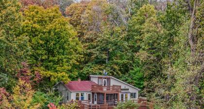 Kaunis mökki sijaitsee WV-vuoristossa!