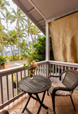 Terrace/patio. Dolphin Cottage w/ AC @ Kehena Beach, Hawaii