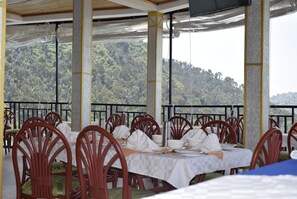 Breakfast, lunch, dinner served; local and international cuisine  - Kivu Peace View Hotel (Rugerero)