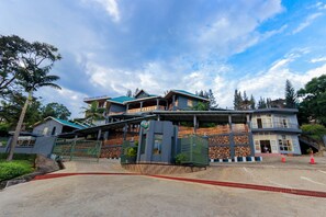Front of property - Kivu Peace View Hotel (Rugerero)