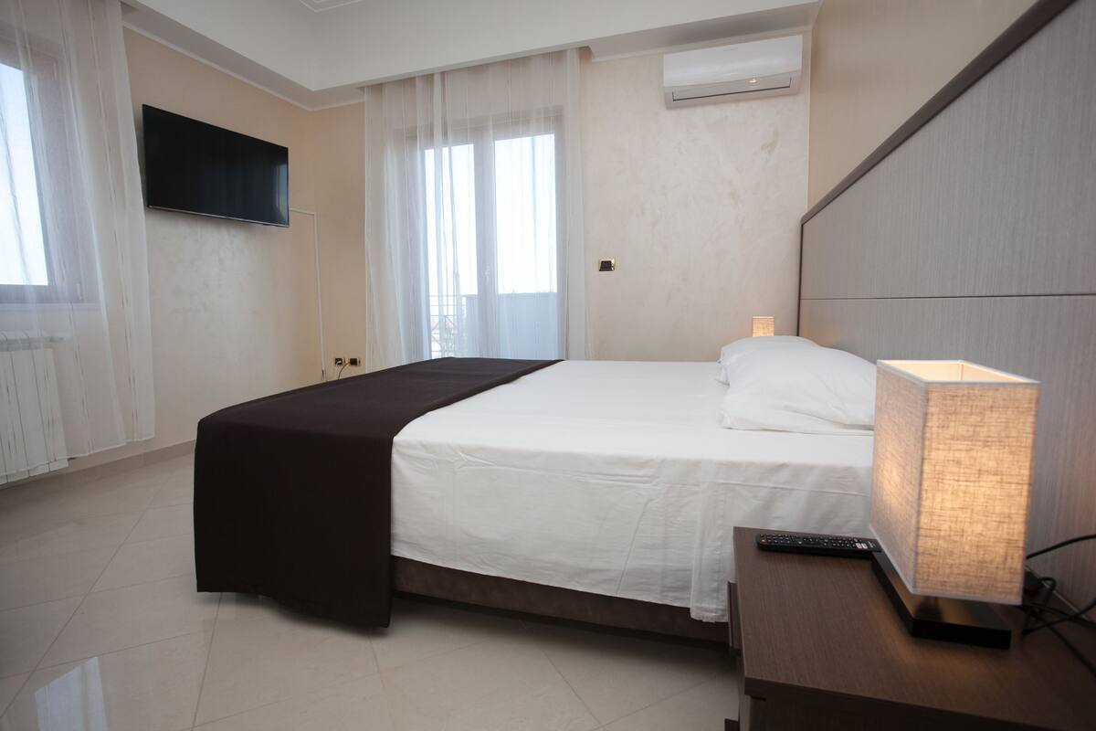 Superior Room, 1 Bedroom, Balcony, Sea View | Premium bedding, memory-foam beds, minibar, in-room safe