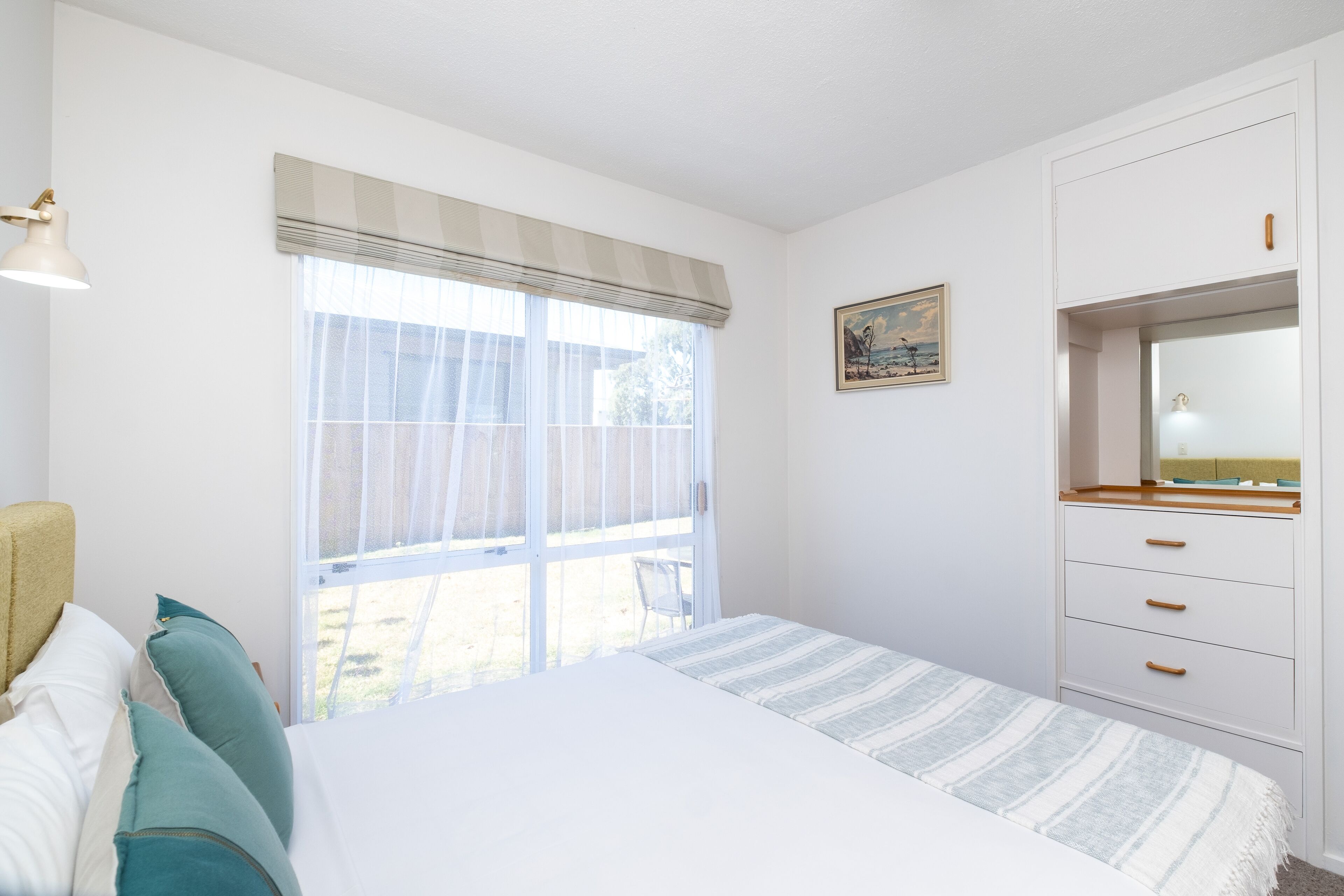 Laptop workspace, iron/ironing board, free WiFi, bed sheets
