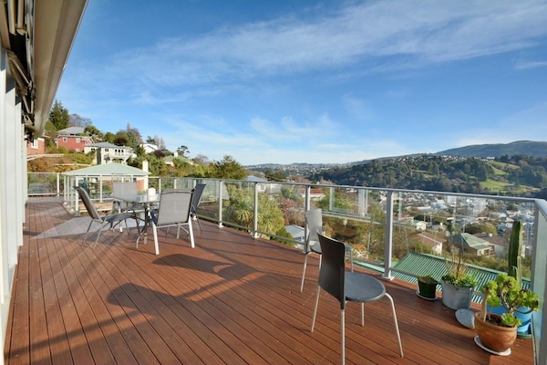 Vila panorâmica, 4 quartos, vista para o vale, ao lado da pista de esqui | Sacada