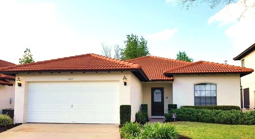 CLEAN VILLA WITH PRIVATE POOL!! 8 MILES TO DISNEY!!