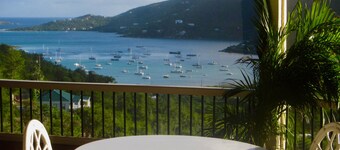 Great Coral Bay View! solar power and central to beaches and hiking